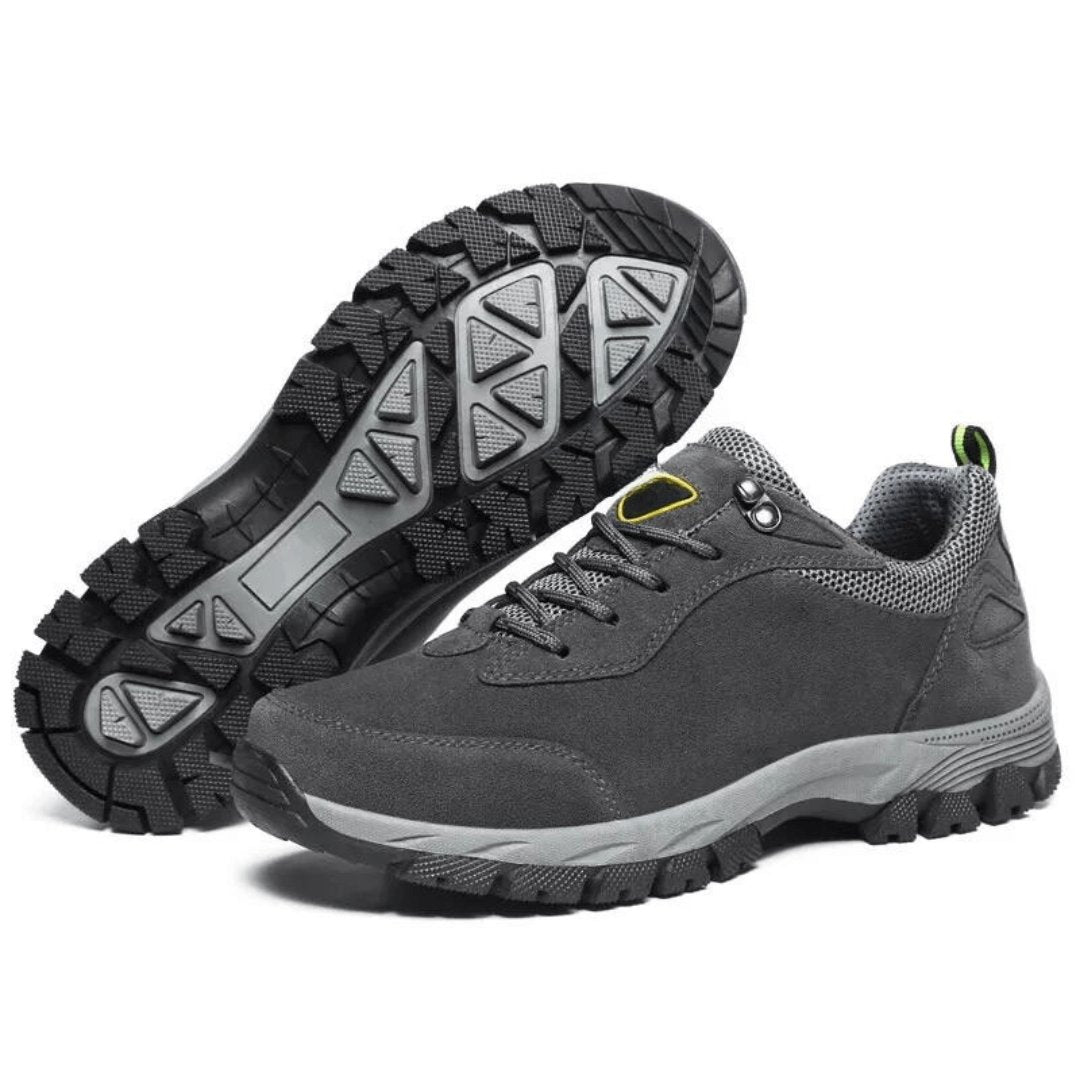 Chaussures TrailGuard hommes imperméables, idéales pour le trekking et l'aventure en extérieur.