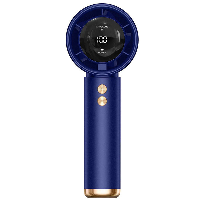 Ventilateur portable femme avec affichage numérique précis, offrant une brise fraîche personnalisable en extérieur.