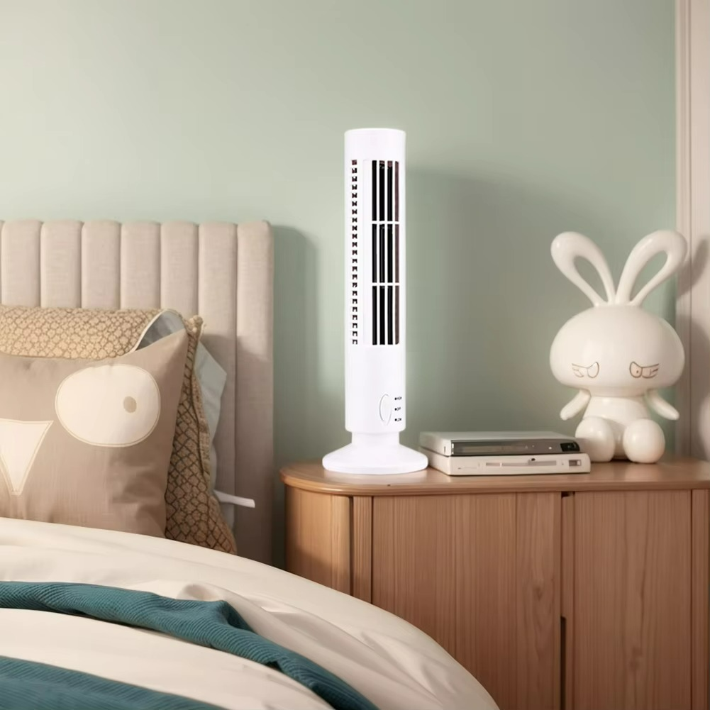 Ventilateur colonne moderne et compact, blanc, s'intégrant discrètement à toute décoration intérieure.