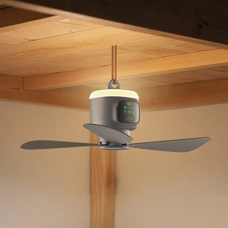Ventilateur de plafond extérieur rechargeable avec éclairage LED, idéal pour camping, terrasse et usage autonome.