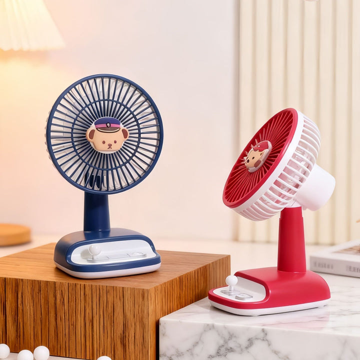 Rafraîchissez votre bureau avec ce ventilateur de table USB. Silencieux, portable et idéal pour l'été.