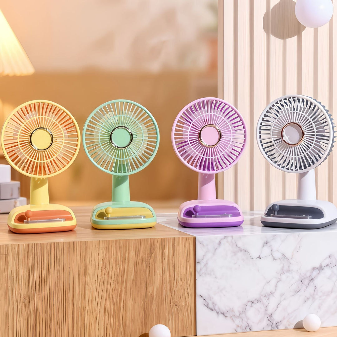 Ventilateur USB réglable, design moderne pour bureau ou chambre. Rafraîchissement silencieux et efficace en été.