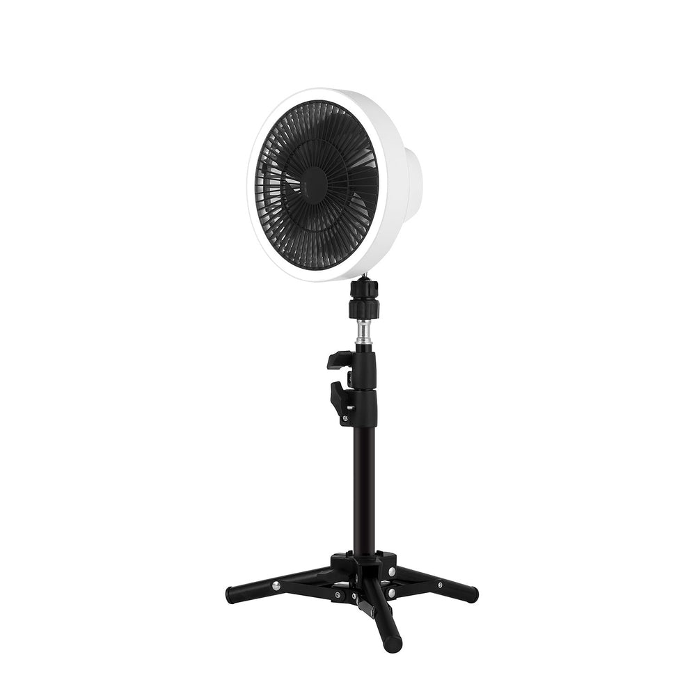 Ventilateur sur trépied réglable et portatif, parfait pour un confort frais en été. Modèle silencieux avec batterie 10000mAh.