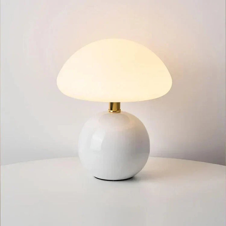 Lampe de table champignon LED couleur blanc, lumière douce pour une ambiance cosy et apaisante.
