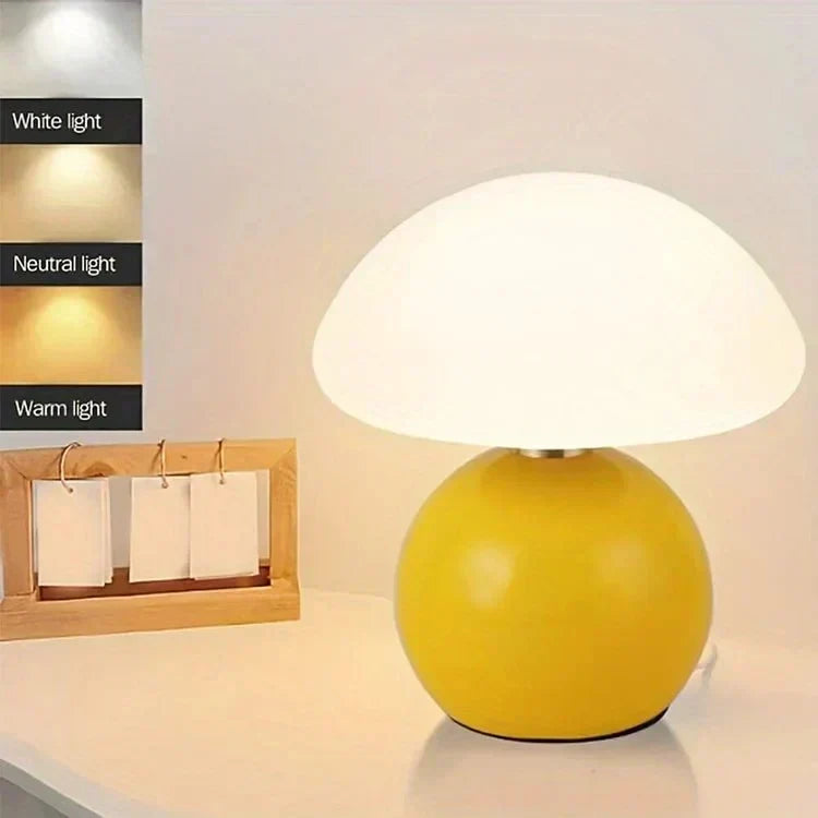Lampe champignon LED design élégant, pour un éclairage d'ambiance chaleureux et cosy.