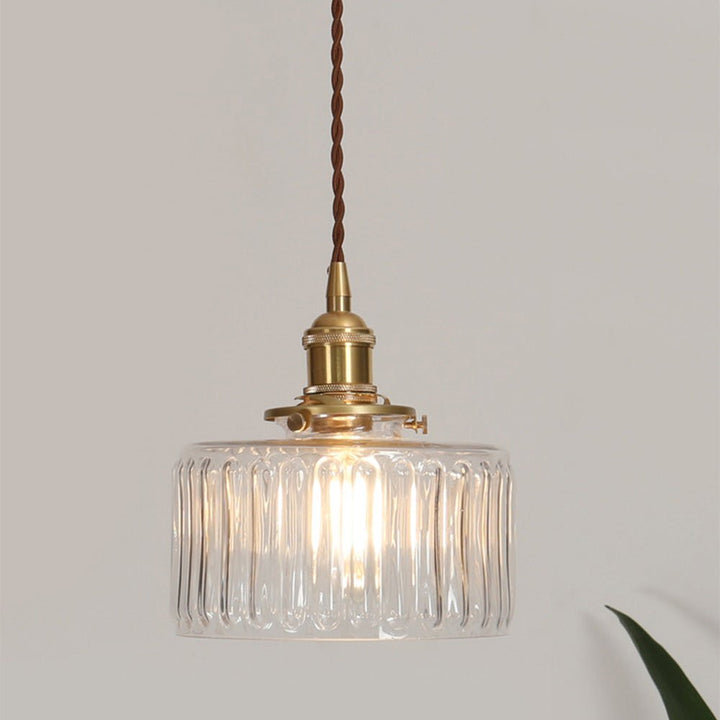 Suspension Ottilia en verre, design chic et vintage, éclairage réglable pour intérieur.
