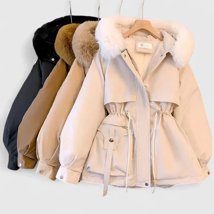 Veste femme matelassée et imperméable, chaude, parfaite pour un look casual ou chic en automne et hiver.
