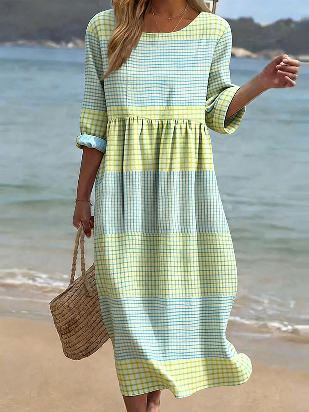 Robe midi décontractée femme verte à carreaux, ample et élégante pour un style printemps/été confortable.