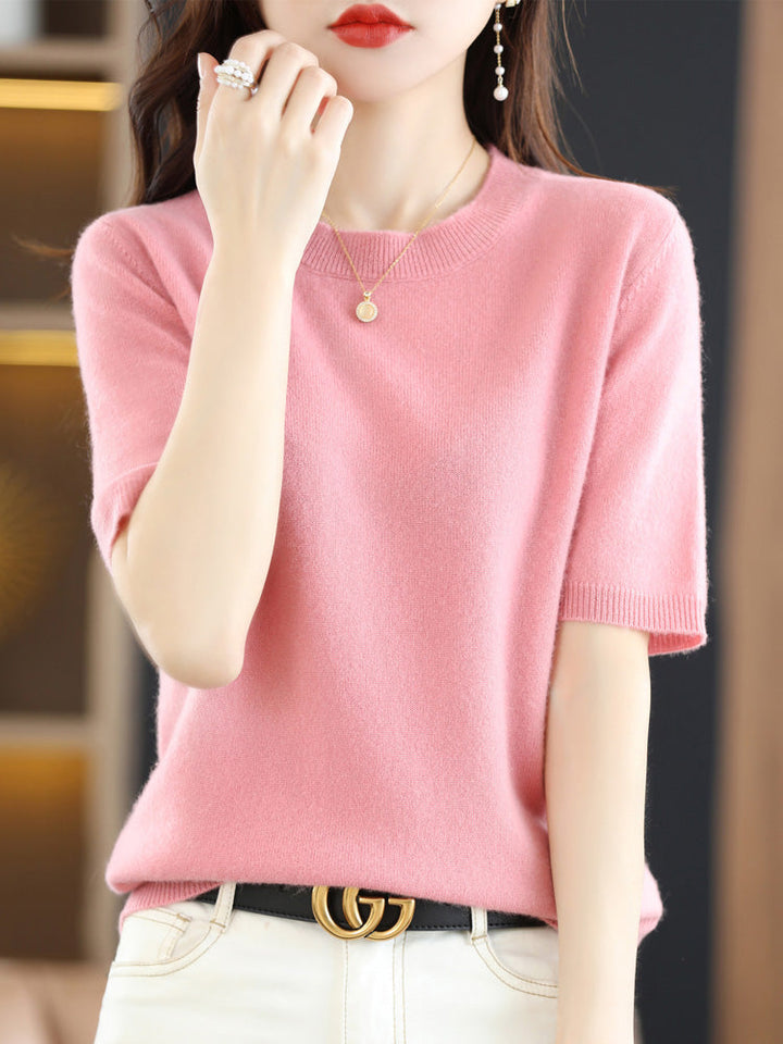 Pull femme élégant, tricot fin et doux, look polyvalent pour la saison froide.