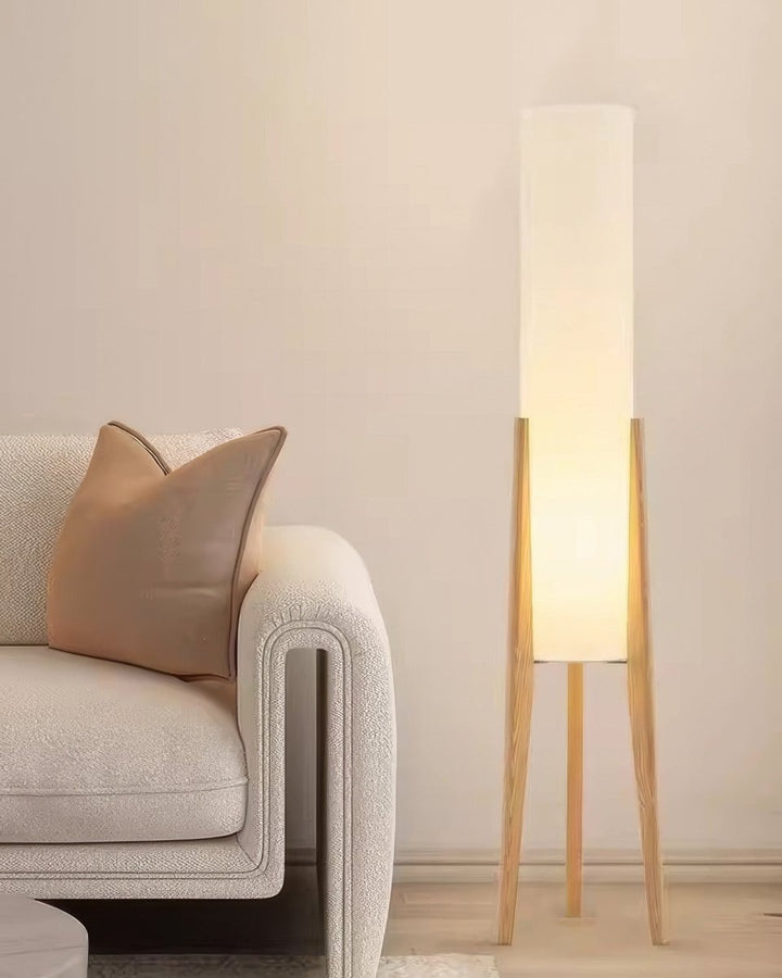 Lampe de salon en noyer massif, style moderne. Idéale pour la décoration intérieure.