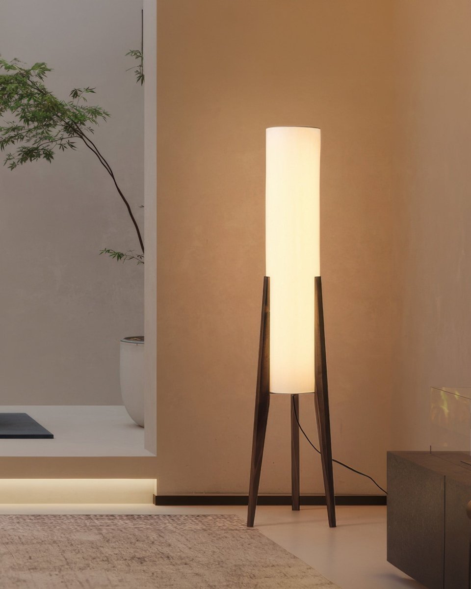 Lampe LED sur pied, structure raffinée en bois de noyer. Éclairage d'ambiance moderne.