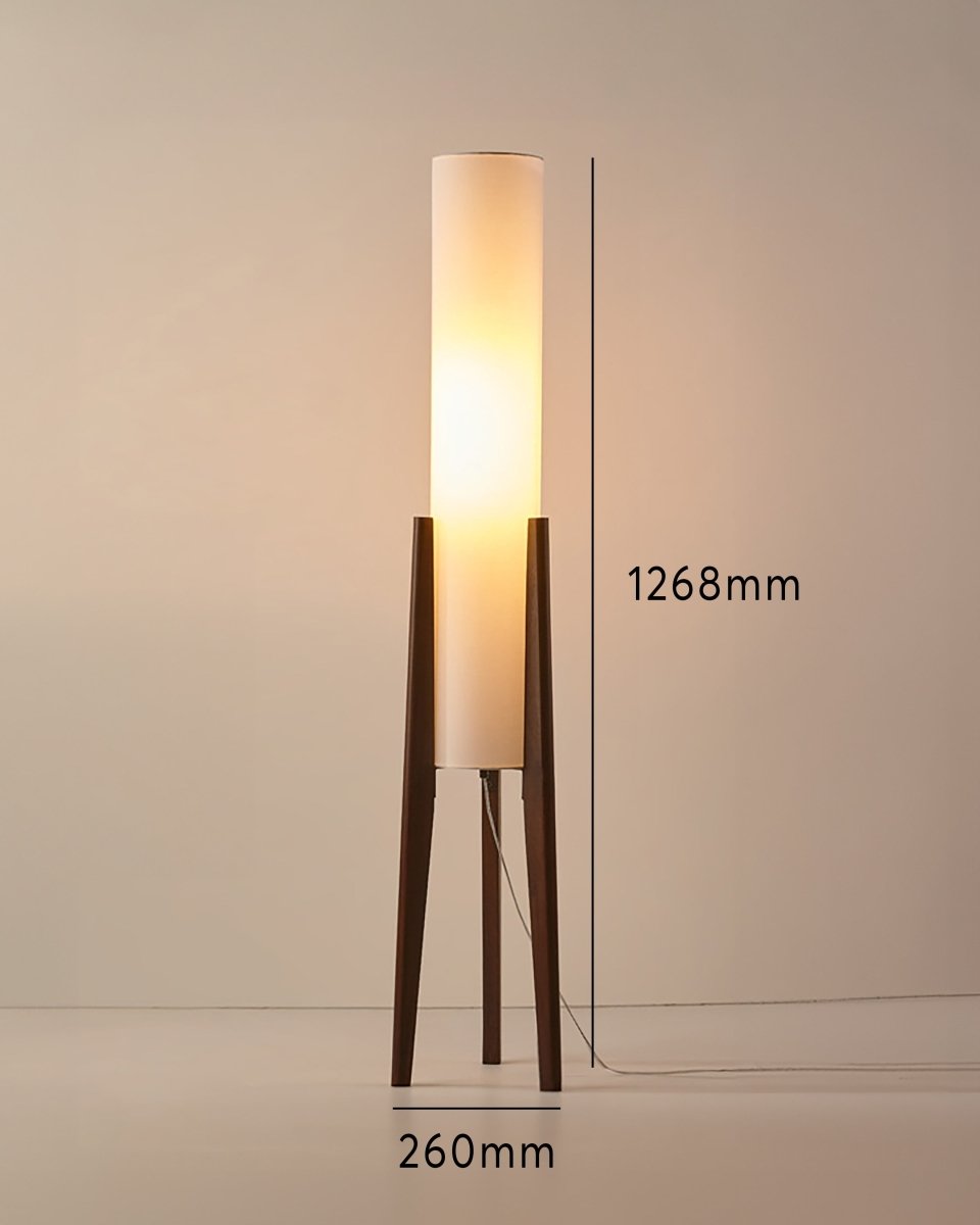 Lampe sur pied élégante en bois de noyer. Luminaire de salon avec éclairage doux et moderne.