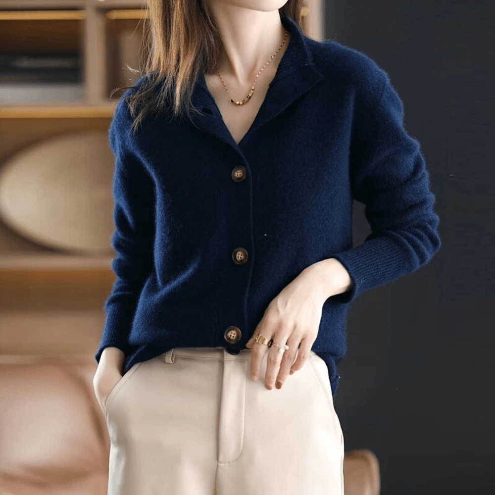 Cardigan femme élégant et doux à col boutonné. Ce pull gilet confortable est parfait pour le printemps, l'automne et l'hiver.