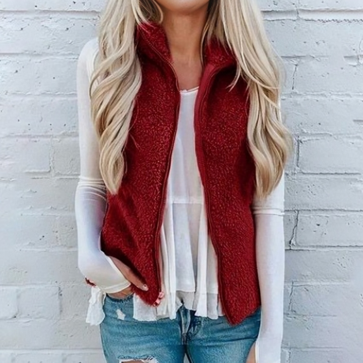Gilet Caroli femme en grande taille, apportant chaleur douillette et confort. Style décontracté et mode pour l'hiver.
