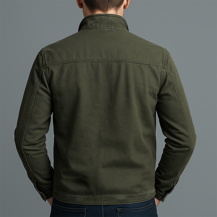 Veste homme vintage zippée en tissu léger, idéale pour un look décontracté mode masculine quotidienne.