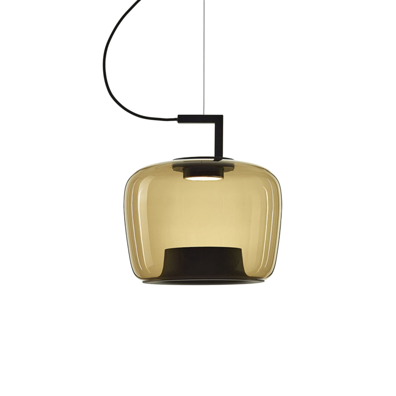 Lampe suspendue en verre, vue sous un angle élégant, parfaite pour tout intérieur.
