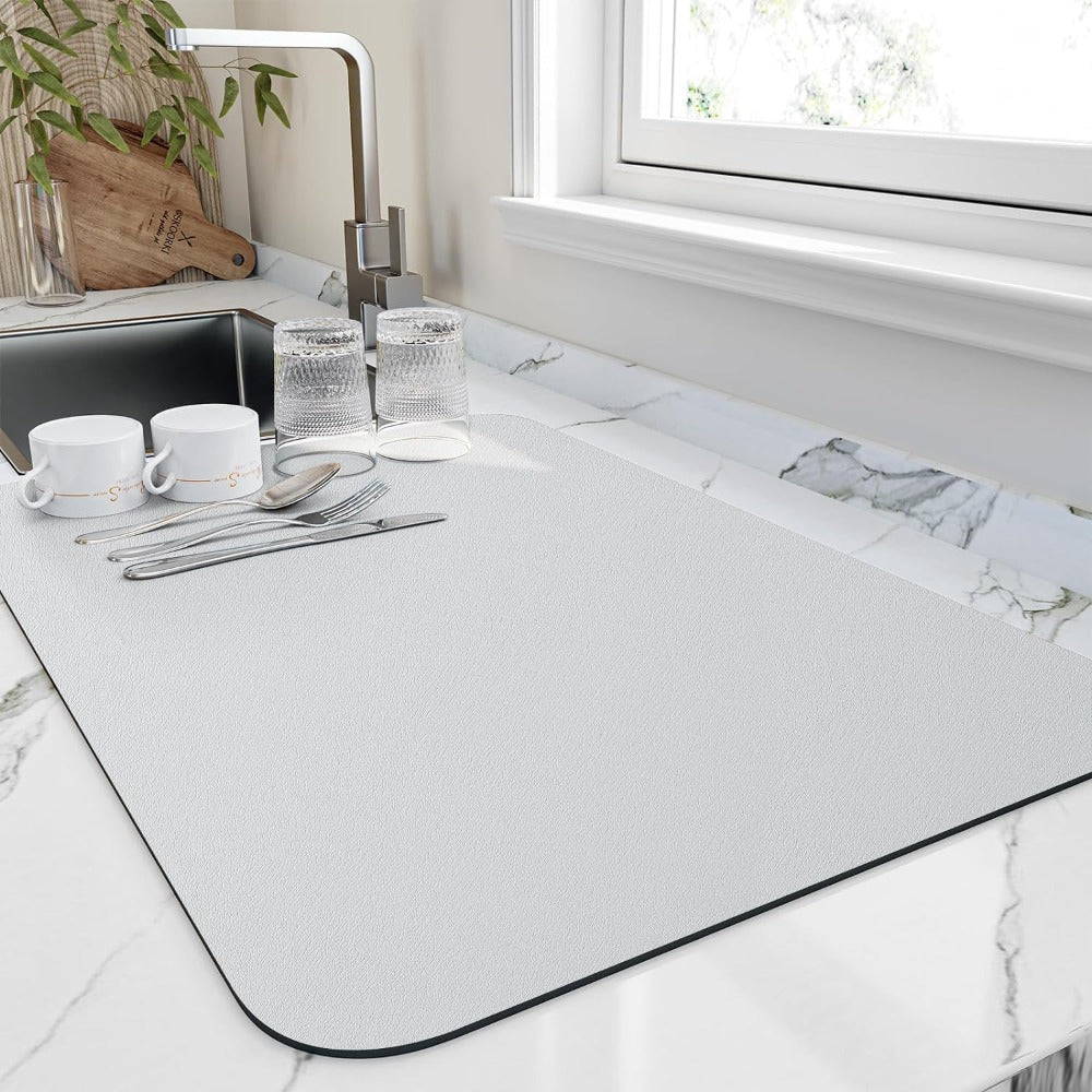 Tapis de drainage absorbant pour cuisine, idéal pour vaisselle. Favorise l'hygiène et l'organisation de l'espace.