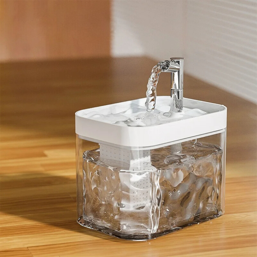 Favorise la santé de votre animal avec cette fontaine à eau filtrée et silencieuse pour chat et chien.