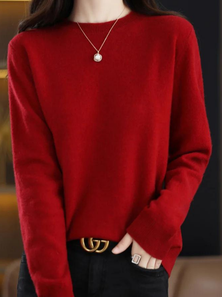 Pull femme, vêtement élégant ou décontracté. Polyvalent pour créer diverses tenues modernes.