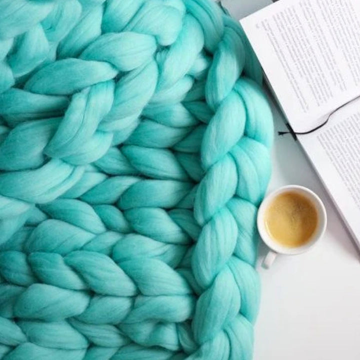 Fil à tricoter XL de 1000g pour coussins et couvertures DIY, ajoutant une touche créative à votre intérieur.