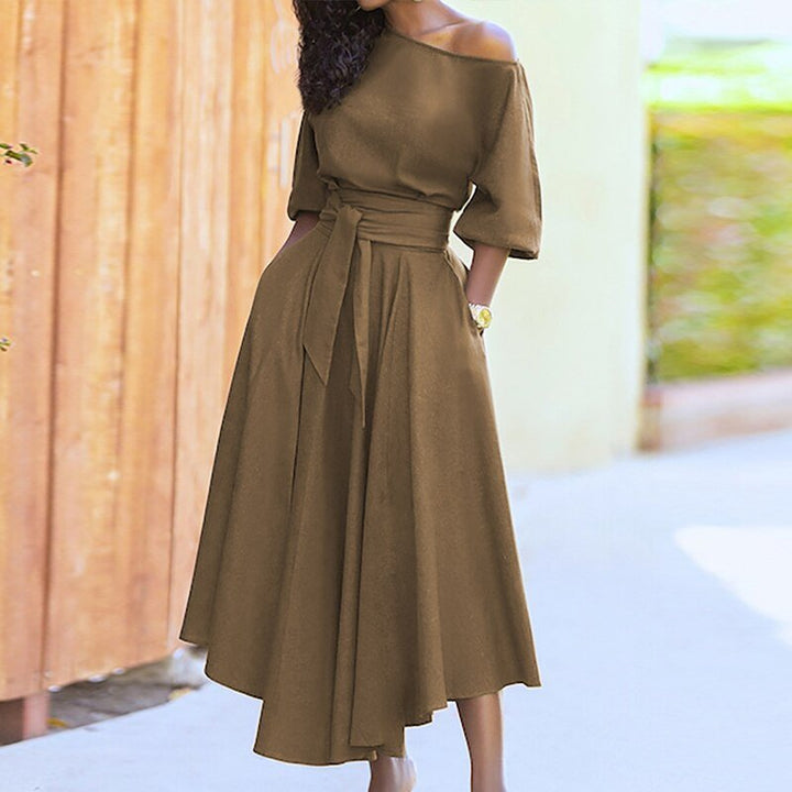 Robe de soirée femme classique, taille cintrée pour une silhouette élégante et raffinée.