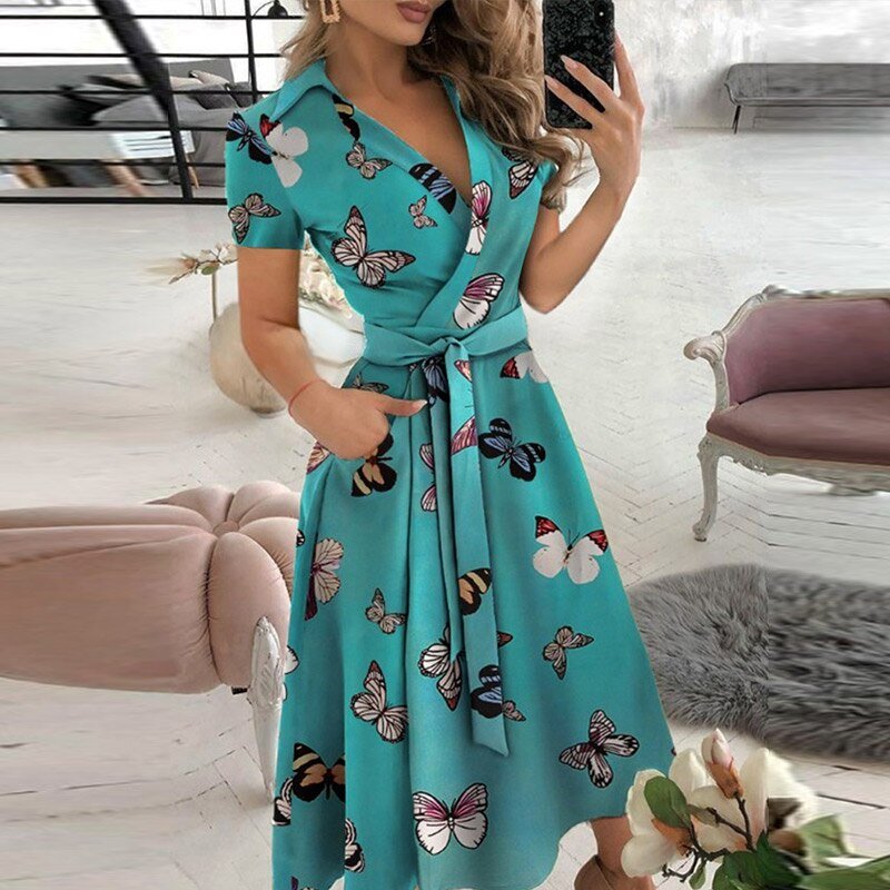 Robe longue femme élégante, taille cintrée. Style classique chic et confortable pour toute occasion.