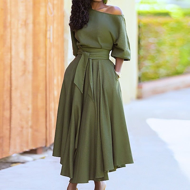 Robe femme confortable et chic, style classique avec taille cintrée. Idéale au quotidien.