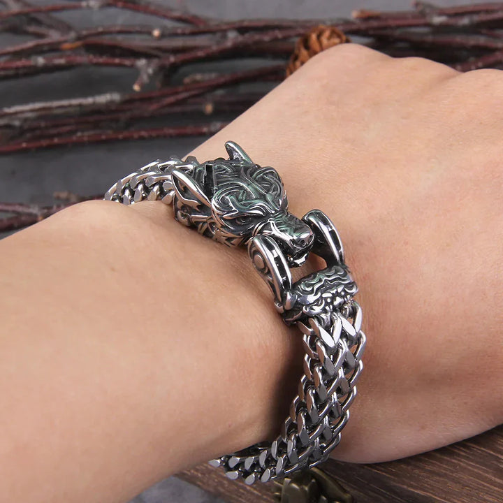 Bracelet viking pour homme en argent, style ancestral et force mythologique nordique.