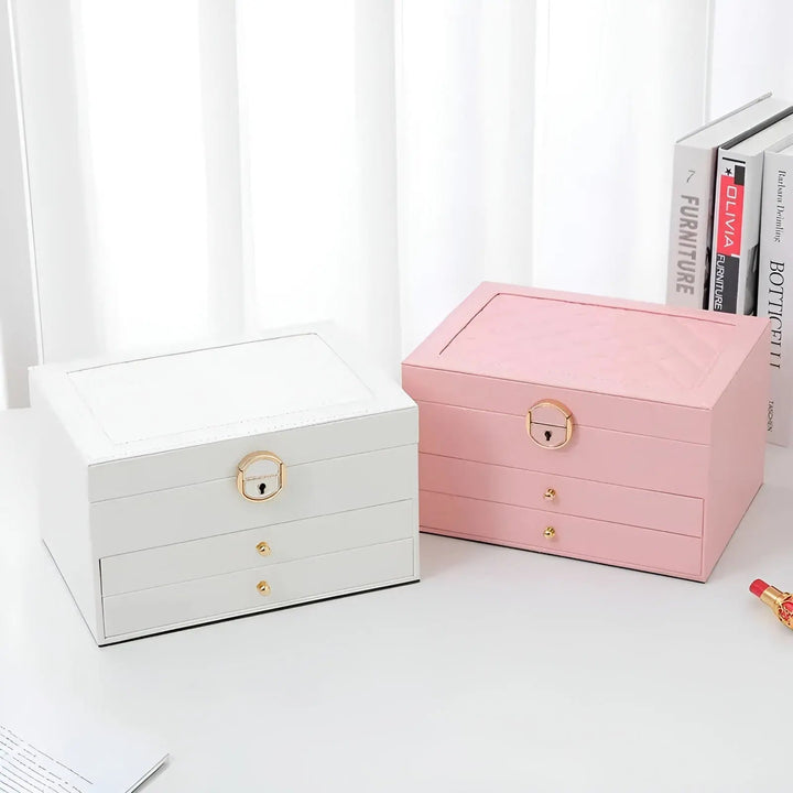 Rangement bijoux multi-niveaux en cuir, intérieur velours doux pour protéger vos accessoires précieux.