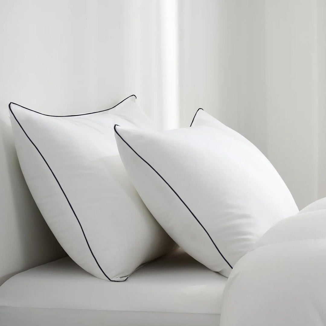 Oreiller de luxe qualité hôtel, ultra-doux et respirant pour un confort de sommeil optimal. Idéal literie chambre.