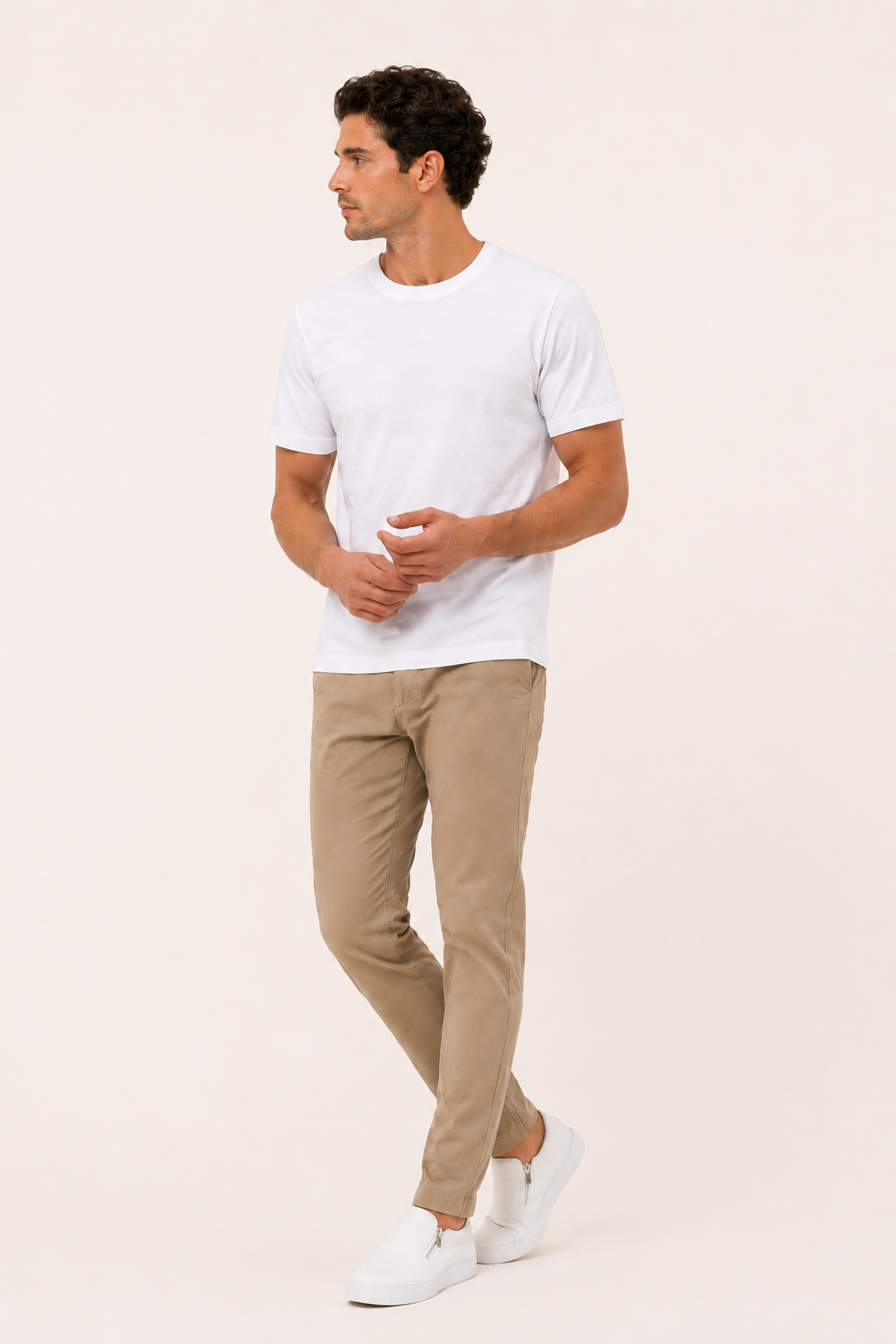 Chaussures homme décontractées noires à fermeture éclair latérale, semelle souple pour un enfilage facile et confort.